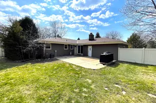 6490 S Crane Dr, Oak Creek, WI 53154 - Photo 31