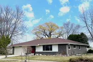 6490 S Crane Dr, Oak Creek, WI 53154 - Photo 1