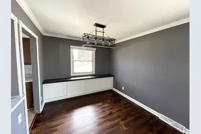 6490 S Crane Dr, Oak Creek, WI 53154 - Photo 3