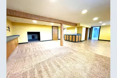 6490 S Crane Dr, Oak Creek, WI 53154 - Photo 19