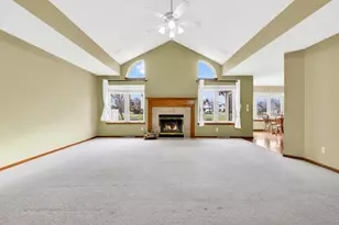 N67W13397 Roman Ct, Menomonee Falls, WI 53051 - Photo 9