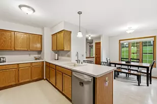 N48W16217 Lone Oak Ln, Menomonee Falls, WI 53051 - Photo 9