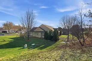 N48W16217 Lone Oak Ln, Menomonee Falls, WI 53051 - Photo 31