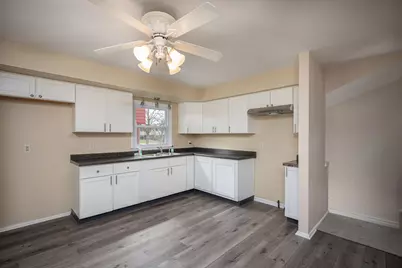 4954 N 85th St, Milwaukee, WI 53225 - Photo 9