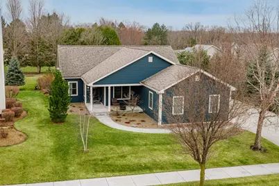 1841  Kissel Dr, Hartford, WI 53027 - Photo 3