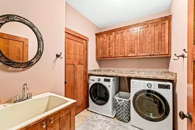 1841  Kissel Dr, Hartford, WI 53027 - Photo 15