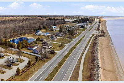 3240  Memorial Dr, Two Rivers, WI 54241 - Photo 27