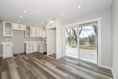 10905 W Oakwood Dr, Franklin, WI 53132 - Photo 17