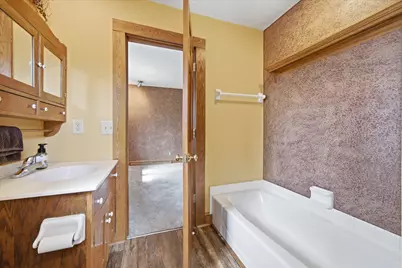 9561  Maple Tree Rd, Kewaskum, WI 53040 - Photo 19