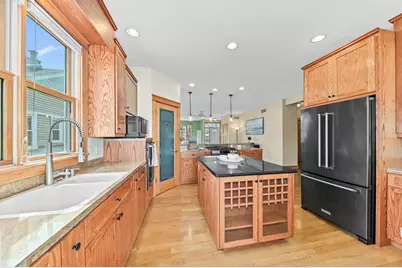 2132 N 113th St, Wauwatosa, WI 53226 - Photo 9