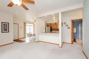 W197N17110 Stonewall Dr, Jackson, WI 53037 - Photo 9