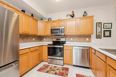 W197N17110  Stonewall Dr, Jackson, WI 53037 - Photo 15