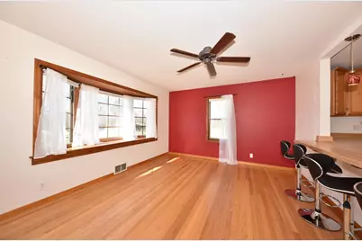 1432  Chestnut St, South Milwaukee, WI 53172 - Photo 5