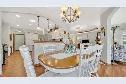 436  Maple Leaf Ct, Manitowoc, WI 54220 - Photo 7