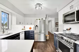 N55W15788 Lavender Lilac Ln, Menomonee Falls, WI 53051 - Photo 9