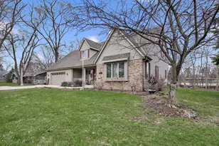 N55W15788 Lavender Lilac Ln, Menomonee Falls, WI 53051 - Photo 35