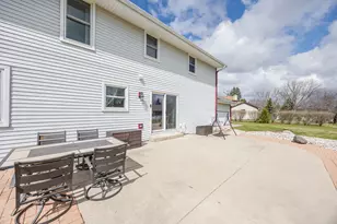 S67W14979 Koso Dr, Muskego, WI 53150 - Photo 5