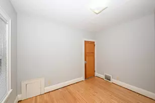 7702 W Lorraine Pl, Milwaukee, WI 53222 - Photo 23