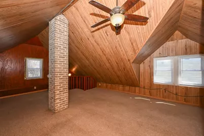 7702 W Lorraine Pl, Milwaukee, WI 53222 - Photo 25