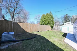 7702 W Lorraine Pl, Milwaukee, WI 53222 - Photo 39