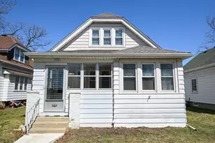 7702 W Lorraine Pl, Milwaukee, WI 53222 - Photo 35