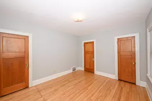 7702 W Lorraine Pl, Milwaukee, WI 53222 - Photo 19