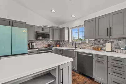 2521  Brittany Ln, East Troy, WI 53120 - Photo 13