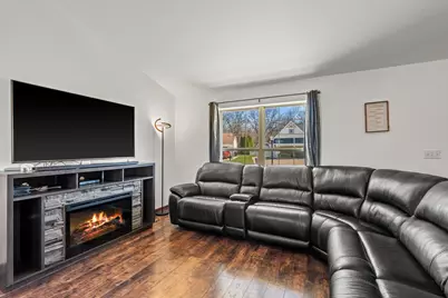 2521  Brittany Ln, East Troy, WI 53120 - Photo 9