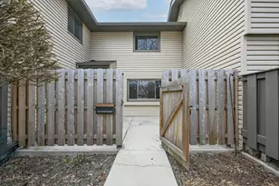 N76W14655 Fairfield Ct, Menomonee Falls, WI 53051 - Photo 3