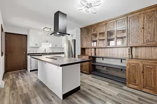 N76W14655 Fairfield Ct, Menomonee Falls, WI 53051 - Photo 9