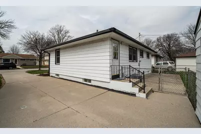 3006 S 66th St, Milwaukee, WI 53219 - Photo 39