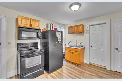 1427  Erie St, Racine, WI 53402 - Photo 15