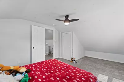 4930 S 28th St, Greenfield, WI 53221 - Photo 25