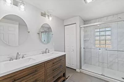 4930 S 28th St, Greenfield, WI 53221 - Photo 29