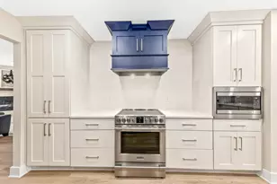 S75W17702 Harbor Cir, Muskego, WI 53150 - Photo 7