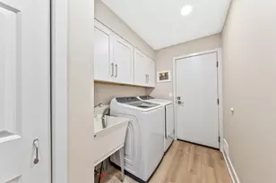 S75W17702 Harbor Cir, Muskego, WI 53150 - Photo 13