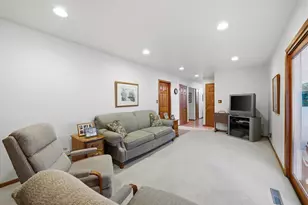 424 E Norport Dr, Port Washington, WI 53074 - Photo 11