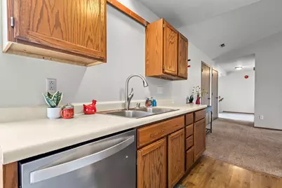 505  Lake Bluff Rd #Unit C, Thiensville, WI 53092 - Photo 5