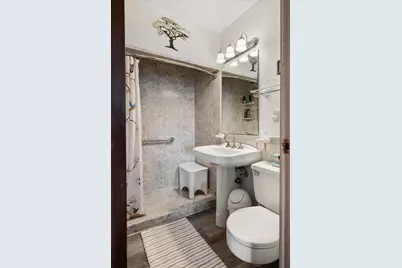 421 E Broadway St, Viroqua, WI 54665 - Photo 9