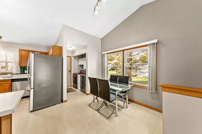 10500 S Jessica Dr, Oak Creek, WI 53154 - Photo 9