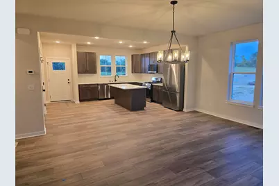 1517  Patton Dr, Hartford, WI 53027 - Photo 5