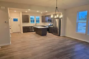 1517 Patton Dr, Hartford, WI 53027 - Photo 5