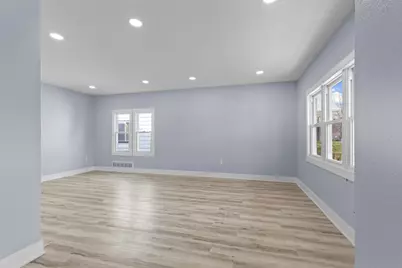 3820 E Munkwitz Ave, Cudahy, WI 53110 - Photo 3