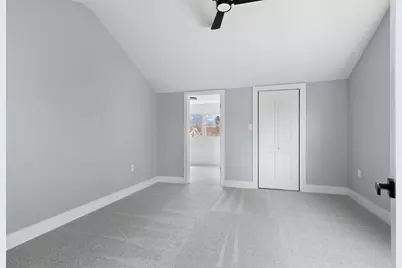 3820 E Munkwitz Ave, Cudahy, WI 53110 - Photo 15