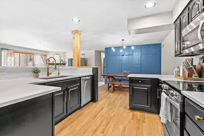 2293 A  Circle Ridge -, Delafield, WI 53018 - Photo 5