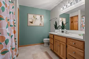 2293A Circle Ridge, Delafield, WI 53018 - Photo 17