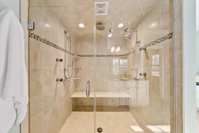 14445 W Meadowshire Dr, New Berlin, WI 53151 - Photo 17