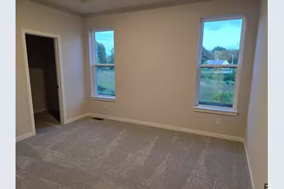 1565  Patton Dr, Hartford, WI 53027 - Photo 9