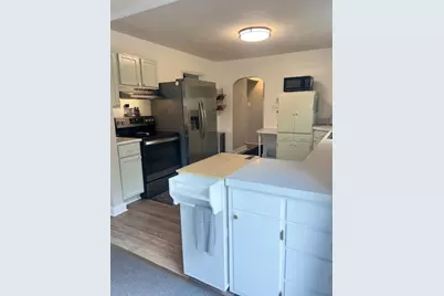 2213 S 35th St, Manitowoc, WI 54220 - Photo 9