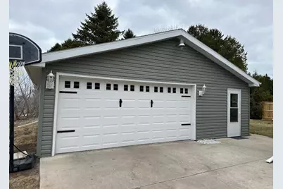 2213 S 35th St, Manitowoc, WI 54220 - Photo 35